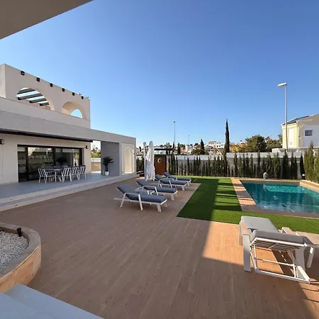 3 Bed - Sleeps 6 - Private Pool - Parking Ciudad Quesada