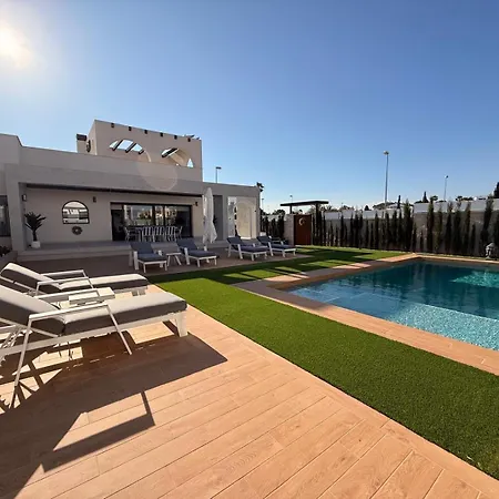 Willa 3 Bed - Sleeps 6 - Private Pool - Parking Ciudad Quesada