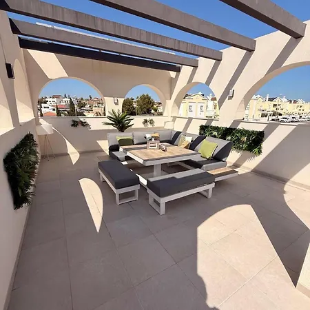 3 Bed - Sleeps 6 - Private Pool - Parking 시우다드 케사다