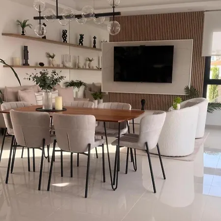 Villa 3 Bed - Sleeps 6 - Private Pool - Parking Ciudad Quesada